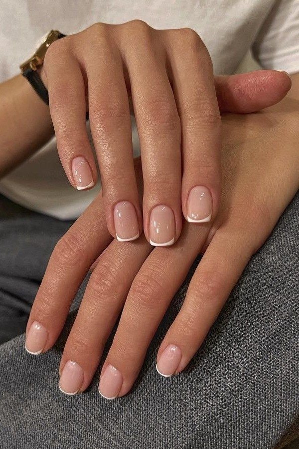 Short nude squoval nails