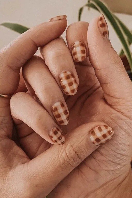 Cocoa brown gingham plaid nails on both hands