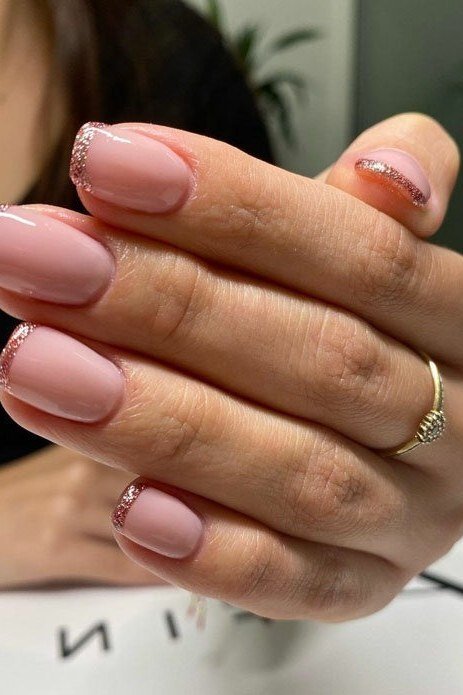 Dusty rose nails with glitter tips