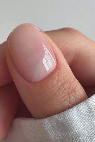 Pink Marble Accent Nail - simple pink nail idea for women over 50