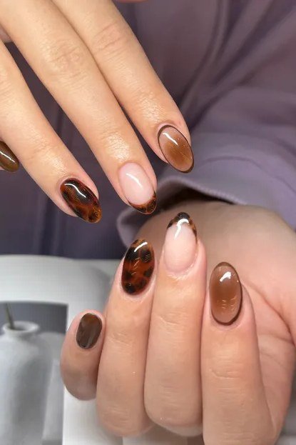 Tortoiseshell nail design: Tortoise, Nude and Espresso Mix for women over 50