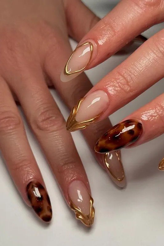Tortoiseshell nail design: Gold Double-French Tortoise Stiletto for women over 50