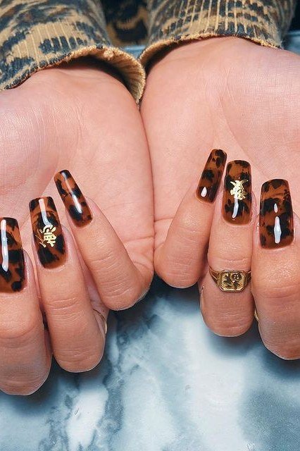 Tortoiseshell nail design: Tortoise with Gold Accents for women over 50