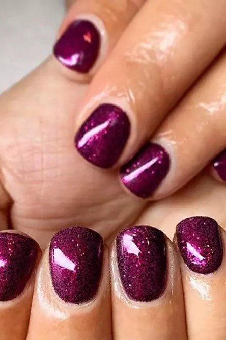 Magenta burgundy shimmer short winter nails