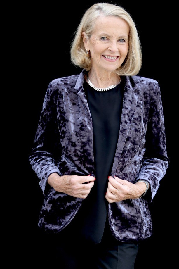 purple crushed velvet blazer with black top for holidays
